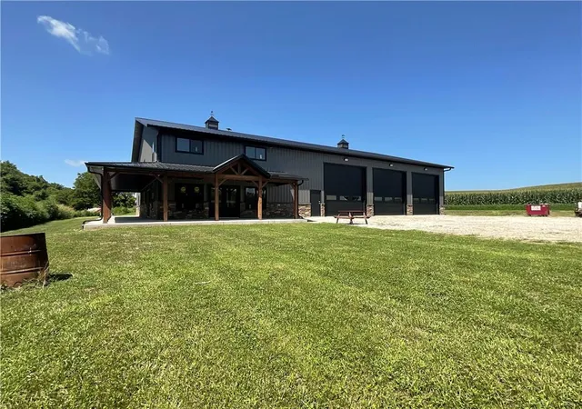 Photo 4 of Single family home for sale at 19383 Bottomview Rd, Lexington, MO 64067 | MLS# 2632222 | Listing updated on 2026-07-24