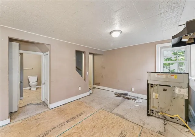 Photo 4 of Sale Pending at 5234 NE Barnes Ave, Kansas City, MO 64119 | MLS# 2632234 | Listing updated on 2026-08-19