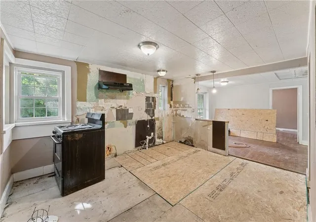 Photo 5 of Sale Pending at 5234 NE Barnes Ave, Kansas City, MO 64119 | MLS# 2632234 | Listing updated on 2026-08-19