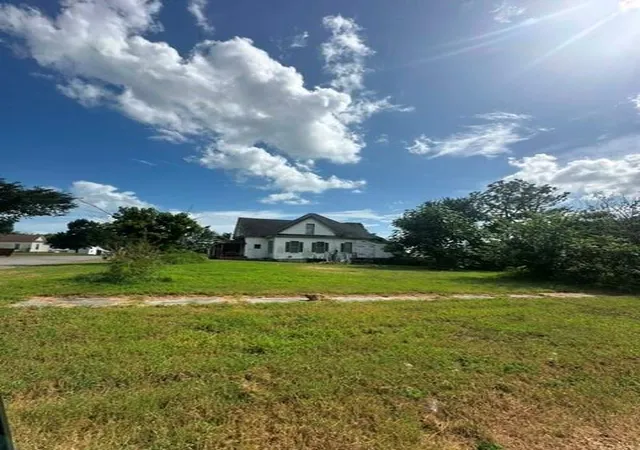 2nd image of 1102 Elm St, Galena, KS 66739 | MLS# 2632239