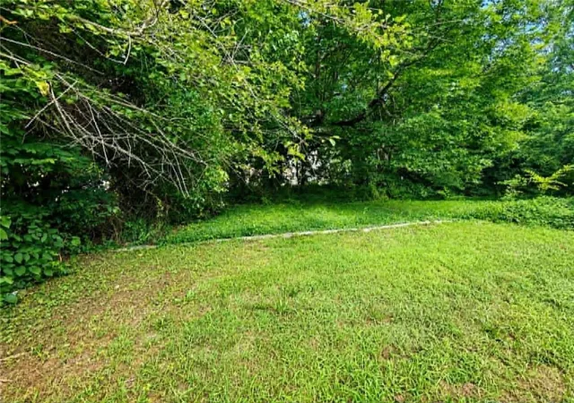 3rd image of 335 E 10th St, Baxter Springs, KS 66713 | MLS# 2632265