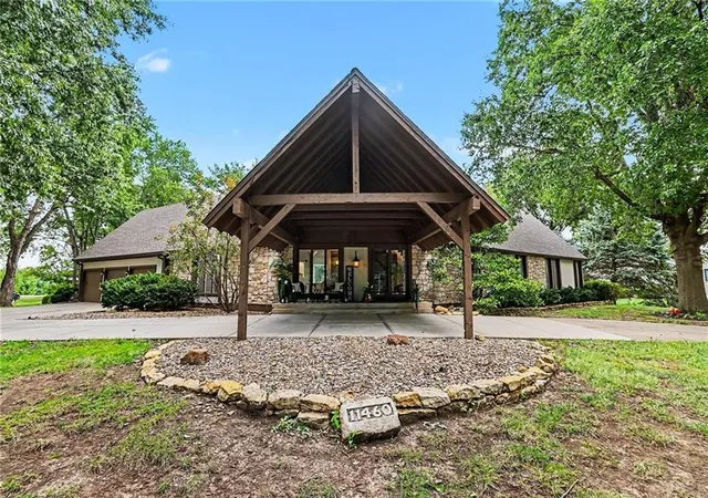 1st image of 11460 W 155th Ter, Overland Park, KS 66221 | MLS# 2632267