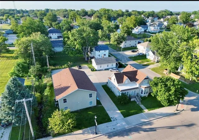 2nd image of 404,408,410,412 N Walnut St, Maryville, MO 64468 | MLS# 2632268