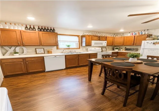 40th image of 404,408,410,412 N Walnut St, Maryville, MO 64468 | MLS# 2632268