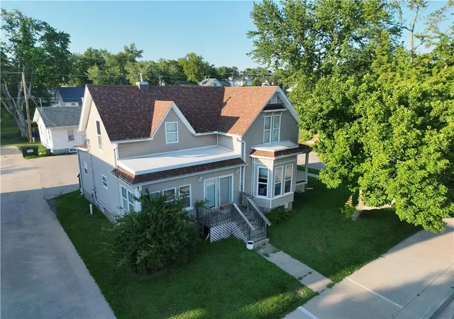 Listing Photo 4 - Condo for sale in building located at 404,408,410,412 N Walnut St, Maryville, MO 64468