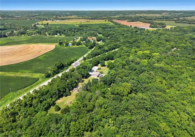 35th image of 24451 Chieftain Rd, Lawrence, KS 66044 | MLS# 2632280