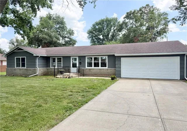 2nd image of 703 W Summit St, Butler, MO 64730 | MLS# 2632282