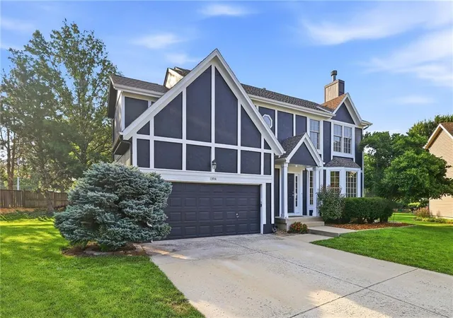 Photo 3 of Sale Pending at 13914 S Kaw St, Olathe, KS 66062 | MLS# 2632285 | Listing updated on 2026-09-05