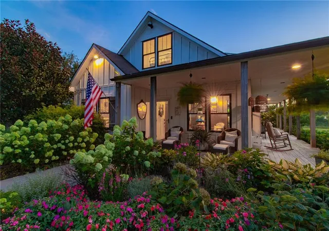 2nd image of 804 Sw County Rd Vv Hwy, Centerview, MO 64019 | MLS# 2632288