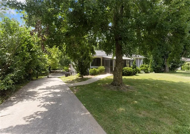 Photo 2 of Sale Pending at 913 Roncelli Rd, Lexington, MO 64067 | MLS# 2632296 | Listing updated on 2026-08-25