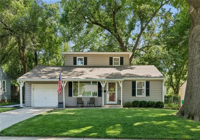 1st image of 11507 W 69th St, Shawnee, KS 66203 | MLS# 2632298