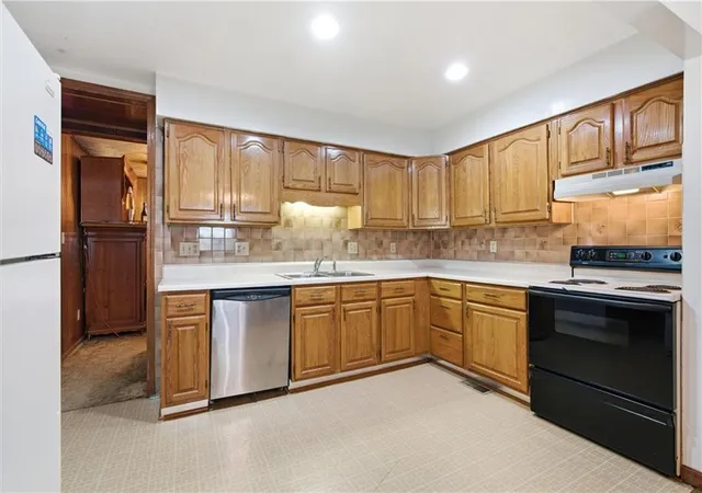 Photo 2 of Single family home for sale at 3914 Sunrise Dr, Kansas City, MO 64123 | MLS# 2632300 | Listing updated on 2026-09-01
