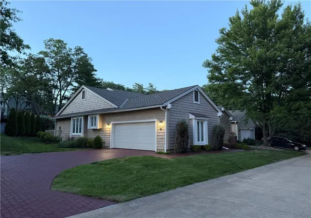 1st image of 4 W 127th St, Kansas City, MO 64145 | MLS# 2632303
