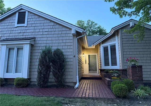 Photo 3 of Multi family home for sale at 4 W 127th Street, Kansas City, MO 64145 | MLS# 2632303 | Listing updated on 2026-09-01