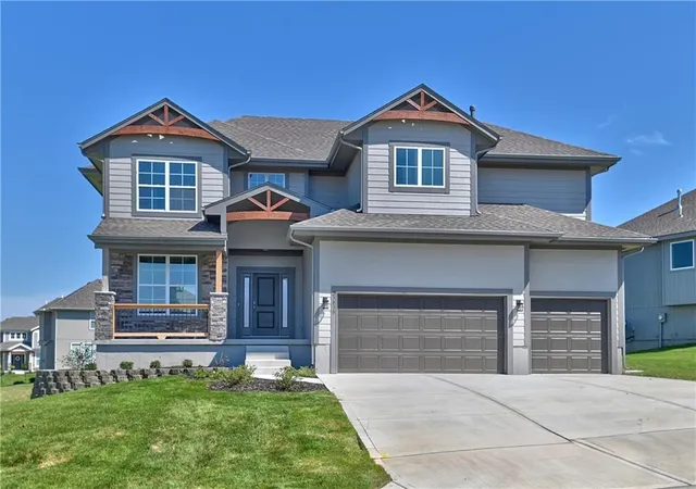 1st image of 6012 Arapahoe St, Shawnee, KS 66226 | MLS# 2632311