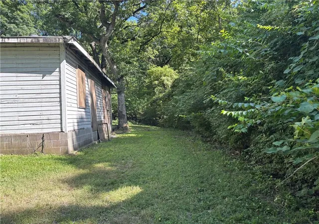 3rd image of 7035 Holliday Dr, Kansas City, KS 66106 | MLS# 2632312