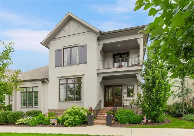 1st image of 5207 Meadowbrook Pkwy, Overland Park, KS 66207 | MLS# 2632318