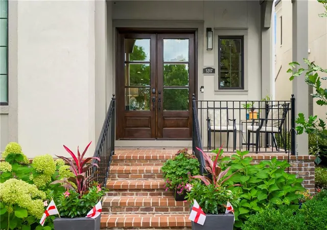 2nd image of 5207 Meadowbrook Pkwy, Overland Park, KS 66207 | MLS# 2632318