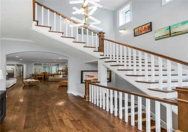 Photo 3 of House for sale at 5207 Meadowbrook Pkwy, Overland Park, KS 66207 | MLS# 2632318 | Listing updated on 2026-08-28
