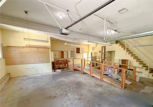 60th image of 401 E Broadway St, Iola, KS 66749 | MLS# 2632328