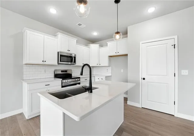 Photo 3 of Single family home for sale at 12425 S Redwood St, Lees Summit, MO 64086 | MLS# 2632334 | Listing updated on 2026-08-28