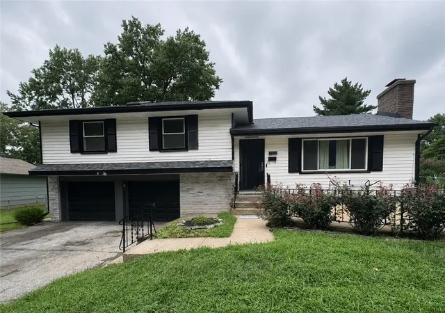 Photo 1 of Single family home for sale at 7918 Evanston Ave, Raytown, MO 64138 | MLS# 2632339 | Listing updated on 2026-09-01