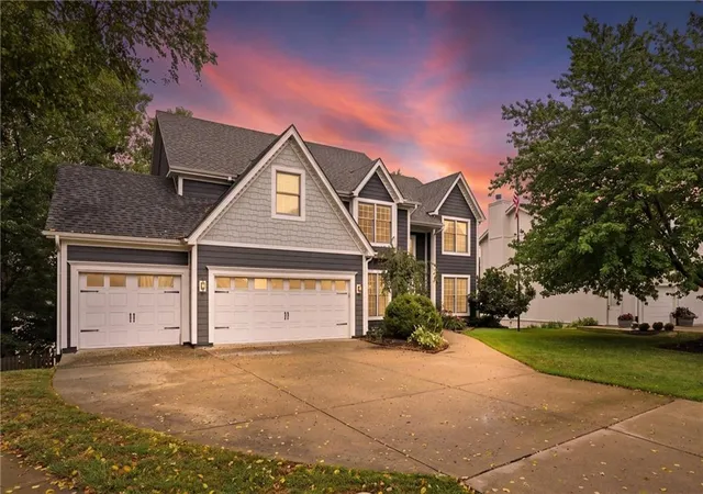 Photo 1 of Single family home for sale at 809 Cottonwood Pl, Liberty, MO 64068 | MLS# 2632345 | Listing updated on 2026-10-01