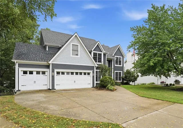 2nd image of 809 Cottonwood Pl, Liberty, MO 64068 | MLS# 2632345