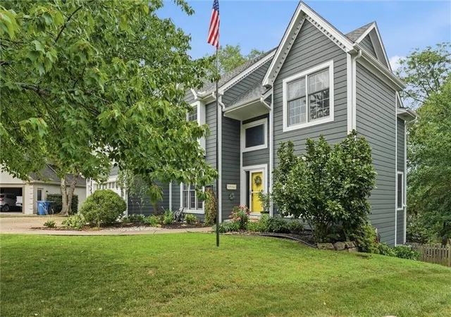 Photo 3 of Single family home for sale at 809 Cottonwood Pl, Liberty, MO 64068 | MLS# 2632345 | Listing updated on 2026-10-01