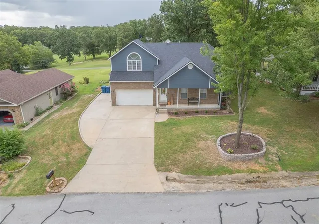 Photo 3 of Single family home for sale at 212 Lakeview Ln, Carl Junction, MO 64834 | MLS# 2632353 | Listing updated on 2026-10-07