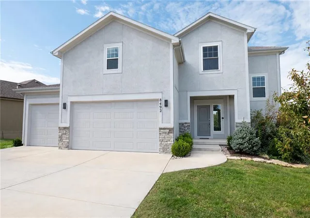 Photo 1 of Single family home for sale at 8492 Valley Spring Dr, De Soto, KS 66018 | MLS# 2632354 | Listing updated on 2026-10-29