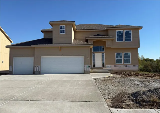 Photo 2 of Single family home for sale at 10141 N Brighton Ave, Kansas City, MO 64156 | MLS# 2632357 | Listing updated on 2026-10-10
