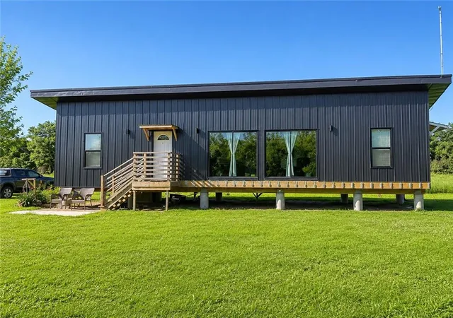 1st image of 977 N 972nd St, Lawrence, KS 66047 | MLS# 2632358