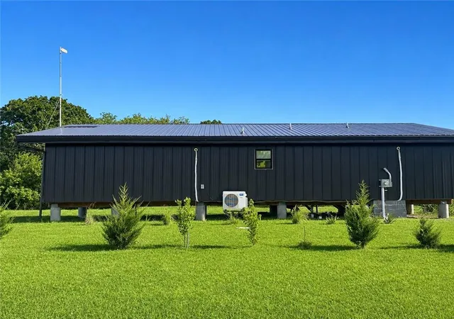 2nd image of 977 N 972Nd St, Lawrence, KS 66047 | MLS# 2632358