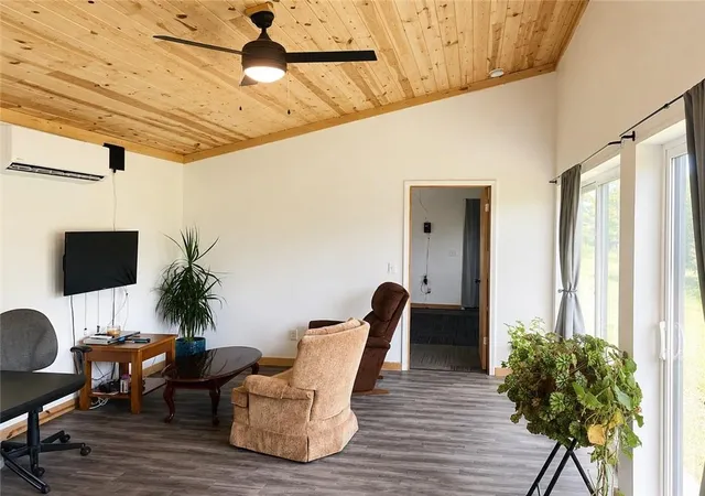 5th image of 977 N 972Nd St, Lawrence, KS 66047 | MLS# 2632358