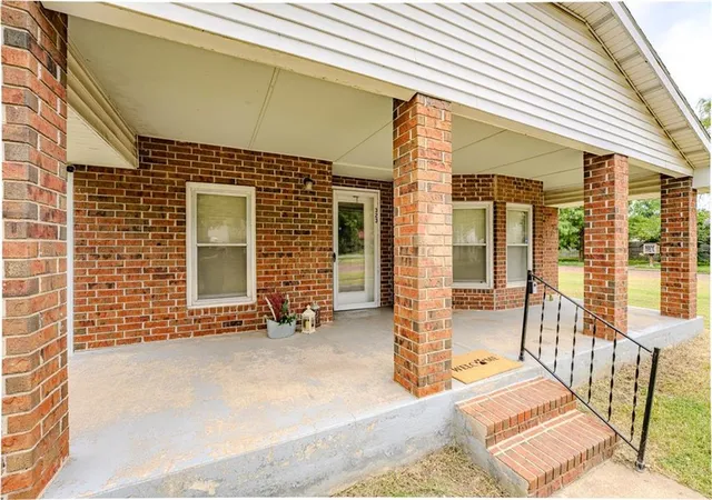 3rd image of 323 S Holbrook St, Fort Scott, KS 66701 | MLS# 2632361