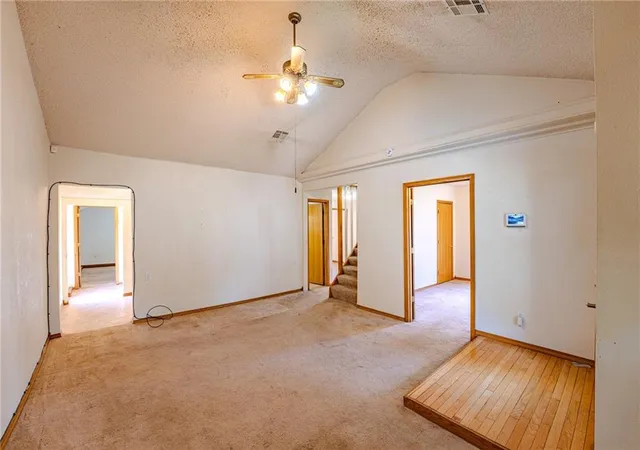 4th image of 323 S Holbrook St, Fort Scott, KS 66701 | MLS# 2632361