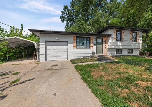 1st image of 6208 Ne Antioch Rd, Kansas City, MO 64119 | MLS# 2632362