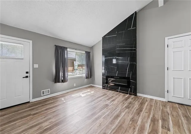 Photo 3 of Single family home for sale at 6208 NE Antioch Rd, Kansas City, MO 64119 | MLS# 2632362 | Listing updated on 2026-08-07