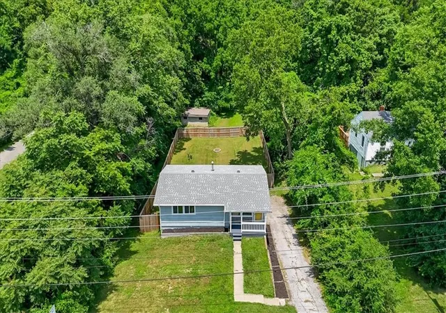 2nd image of 708 W Nickell Ave, Independence, MO 64050 | MLS# 2632371