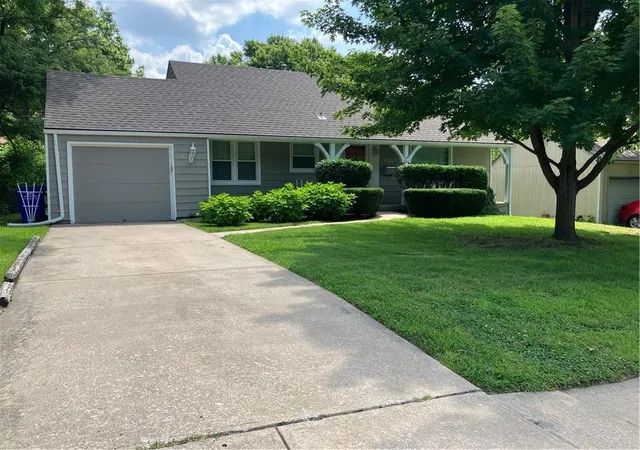 Photo 1 of Single family home for sale at 7211 Lamar Ave, Overland Park, KS 66204 | MLS# 2632384 | Listing updated on 2026-08-01