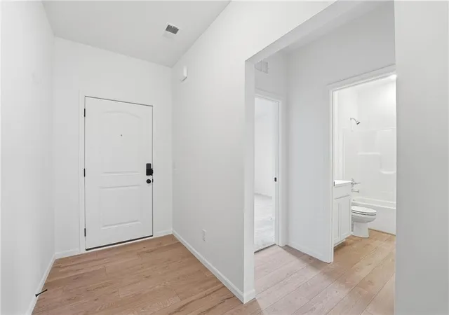Photo 2 of Sale Pending at 3048 Nw 96th Terrace, Kansas City, MO 64154 | MLS# 2632407 | Listing updated on 2026-09-06