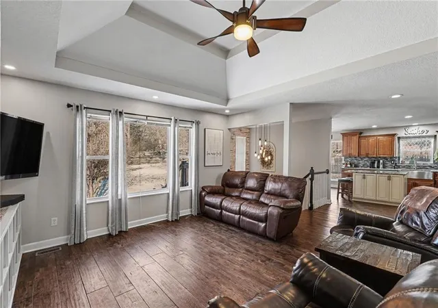 Photo 3 of Single family home for sale at 3204 S Elizabeth Ave, Independence, MO 64057 | MLS# 2632414 | Listing updated on 2026-08-05
