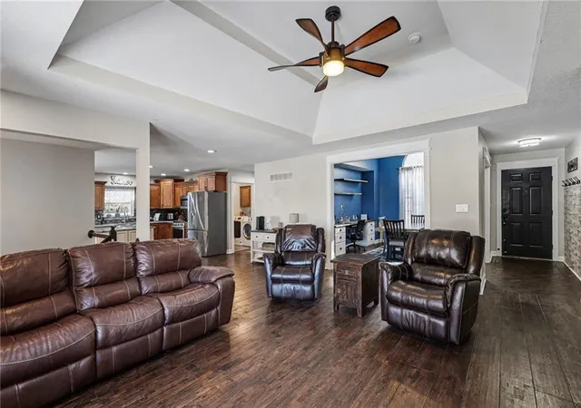 Photo 4 of Single family home for sale at 3204 S Elizabeth Ave, Independence, MO 64057 | MLS# 2632414 | Listing updated on 2026-08-05