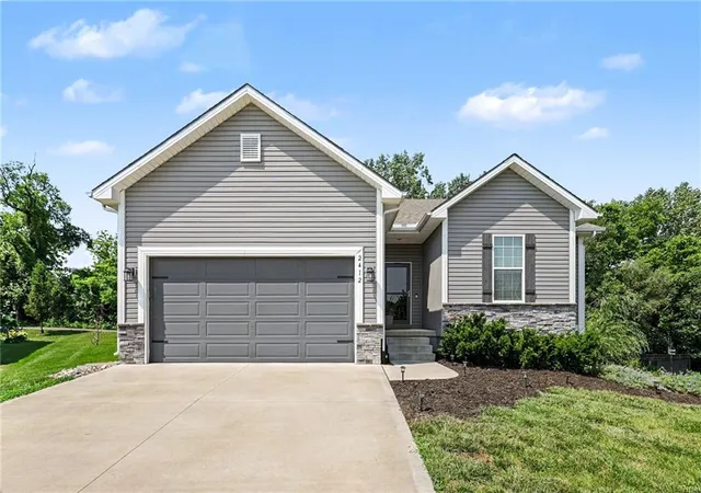 Photo 1 of Sale Pending at 2412 Nw Peekaboo Ct, Blue Springs, MO 64015 | MLS# 2632418 | Listing updated on 2026-08-12