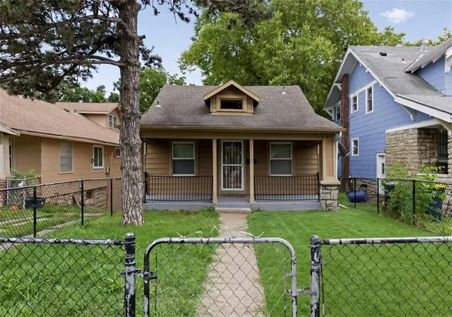 Photo 1 of Single family home for sale at 3929 Euclid Ave, Kansas City, MO 64130 | MLS# 2632420 | Listing updated on 2026-07-28