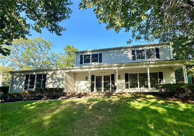 2nd image of 227 White Ridge Dr, Maryville, MO 64468 | MLS# 2632440