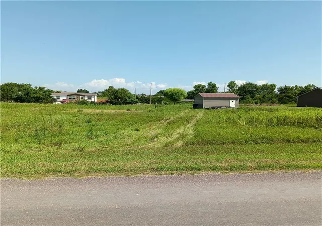 2nd image of 17 And 21 Wilderness Trl, Linn Valley, KS 66040 | MLS# 2632443