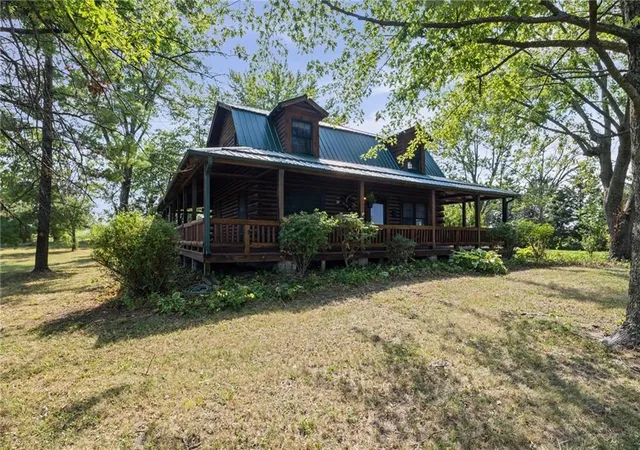 Photo 3 of Single family home for sale at 27817 S State Route 7 Hwy, Harrisonville, MO 64701 | MLS# 2632446 | Listing updated on 2026-09-19