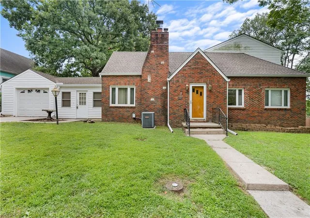Photo 1 of Single family home for sale at 11219 Evans St, Sugar Creek, MO 64054 | MLS# 2632453 | Listing updated on 2026-08-10